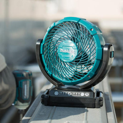 Makita 18V LXT Cordless Combo ( DCL286 18V Brushless Vacuum Cleaner / DCF102 18V Cordless Fan )