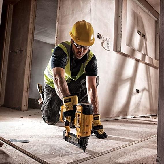 DeWalt DCN680NT-XJ 18V XR Brushless Second Fix Nailer 18 Gauge