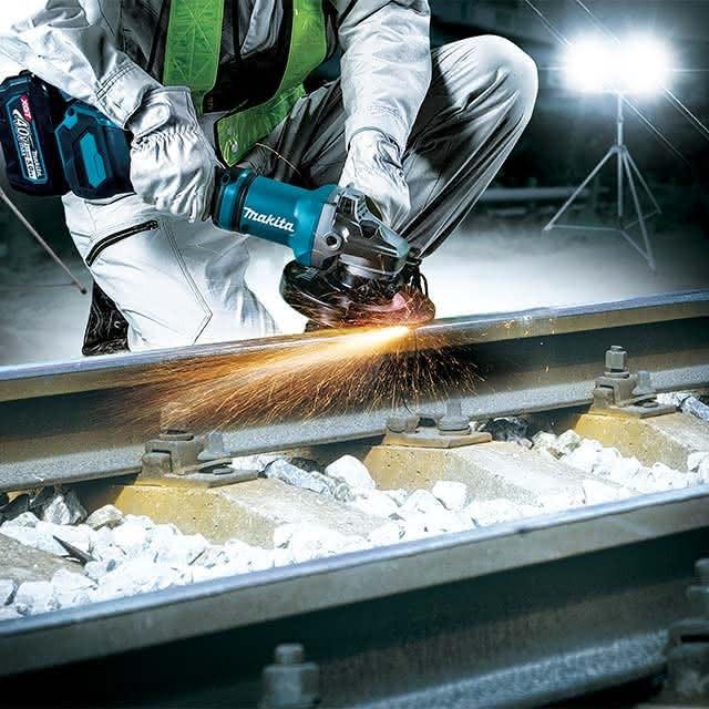 MAKITA GA037GZK 40Vmax Cordless Angle Grinder 180MM (7") ( Paddle Switch )