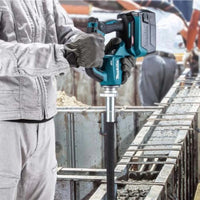 Makita VR001 / VR001GZ 40Vmax Cordless Concrete Vibrator