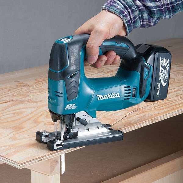 **LIMITED OFFER** Makita 18V Cordless Combo Set ( DJV182 18V Cordless Jig Saw + DRT52 18V Cordless Laminate Trimmer / Router )